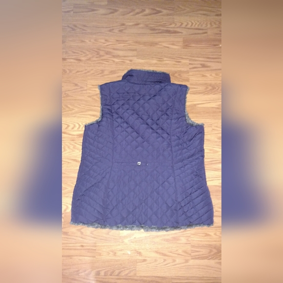 Weatherproof Reversible Vest - Picture 2 of 7